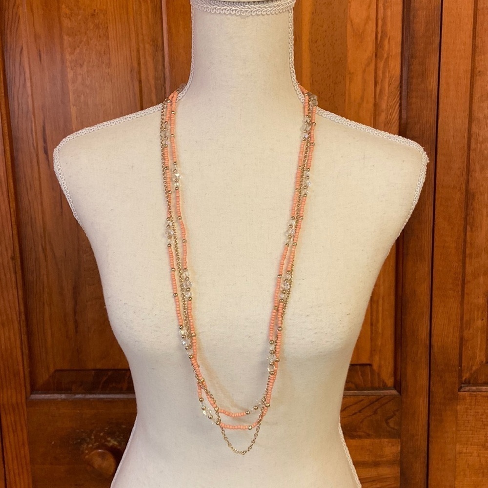 Gold Tone Necklace w/Peach/Clear Beading